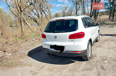 Внедорожник / Кроссовер Volkswagen Tiguan 2014 в 