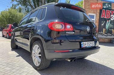 Внедорожник / Кроссовер Volkswagen Tiguan 2008 в 