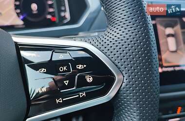 Внедорожник / Кроссовер Volkswagen Tiguan 2021 в 