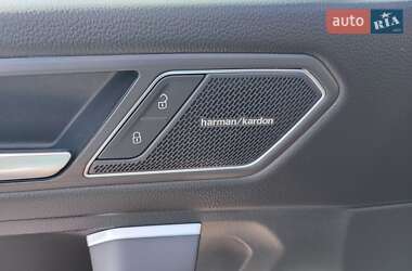 Внедорожник / Кроссовер Volkswagen Tiguan 2021 в 