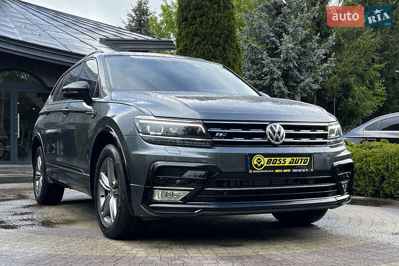 Внедорожник / Кроссовер Volkswagen Tiguan 2017 в 