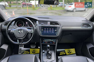 Внедорожник / Кроссовер Volkswagen Tiguan 2017 в 