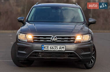 Позашляховик / Кросовер Volkswagen Tiguan 2019 в 