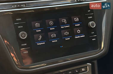 Позашляховик / Кросовер Volkswagen Tiguan 2019 в 