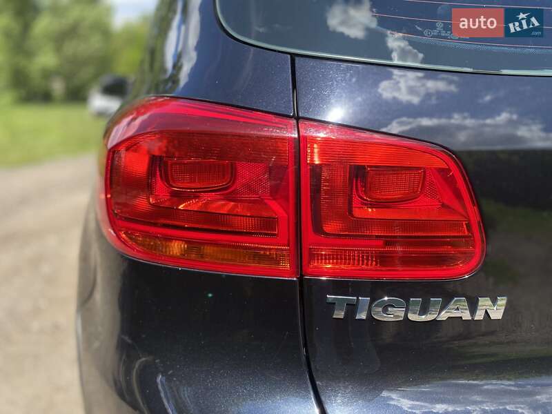 Позашляховик / Кросовер Volkswagen Tiguan 2015 в Києві