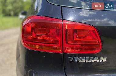 Внедорожник / Кроссовер Volkswagen Tiguan 2015 в 