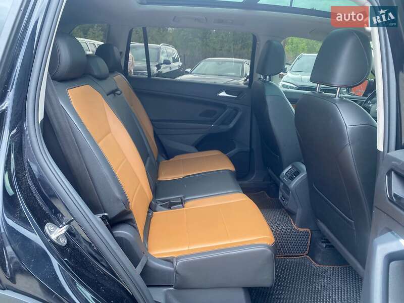 Внедорожник / Кроссовер Volkswagen Tiguan 2017 в Львове