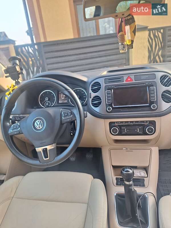 Внедорожник / Кроссовер Volkswagen Tiguan 2010 в Львове