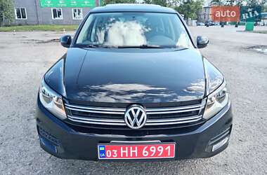 Внедорожник / Кроссовер Volkswagen Tiguan 2012 в 