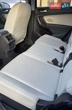 Внедорожник / Кроссовер Volkswagen Tiguan 2019 в 