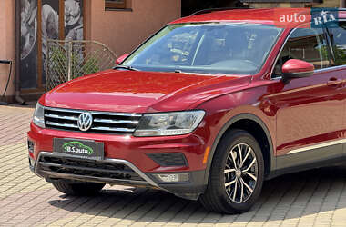 Внедорожник / Кроссовер Volkswagen Tiguan 2017 в 