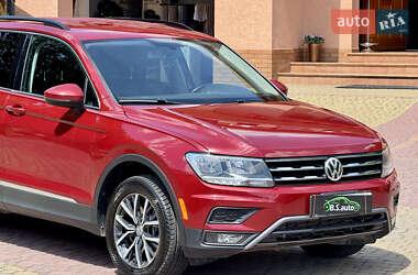 Внедорожник / Кроссовер Volkswagen Tiguan 2017 в 