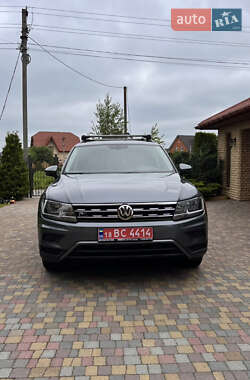 Внедорожник / Кроссовер Volkswagen Tiguan 2019 в 