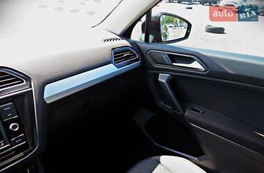 Позашляховик / Кросовер Volkswagen Tiguan 2019 в 
