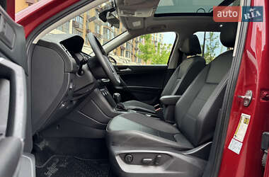 Внедорожник / Кроссовер Volkswagen Tiguan 2019 в 