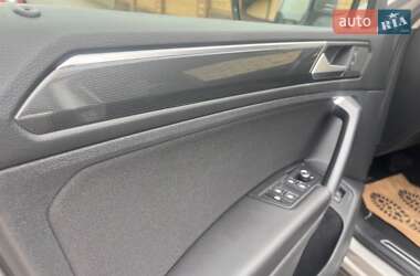 Позашляховик / Кросовер Volkswagen Tiguan 2020 в 