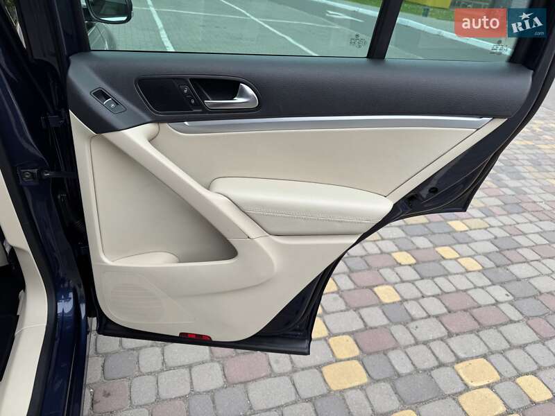 Позашляховик / Кросовер Volkswagen Tiguan 2016 в Луцьку