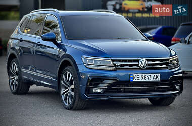 Внедорожник / Кроссовер Volkswagen Tiguan 2018 в 