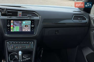 Внедорожник / Кроссовер Volkswagen Tiguan 2018 в 