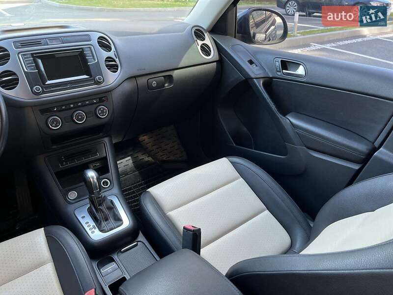 Позашляховик / Кросовер Volkswagen Tiguan 2015 в Чернігові