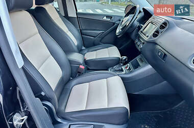 Внедорожник / Кроссовер Volkswagen Tiguan 2017 в 