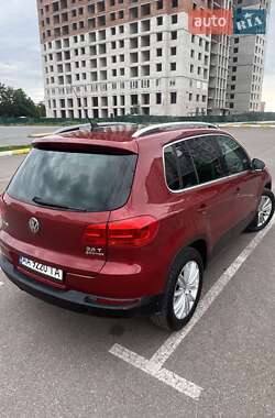 Позашляховик / Кросовер Volkswagen Tiguan 2011 в 