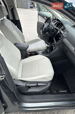 Внедорожник / Кроссовер Volkswagen Tiguan 2017 в 
