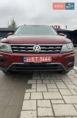 Позашляховик / Кросовер Volkswagen Tiguan 2020 в 