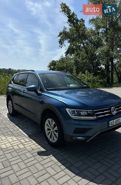Внедорожник / Кроссовер Volkswagen Tiguan 2017 в Днепре