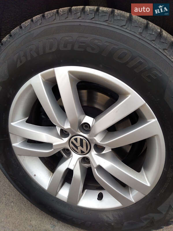 Внедорожник / Кроссовер Volkswagen Tiguan 2012 в Ровно