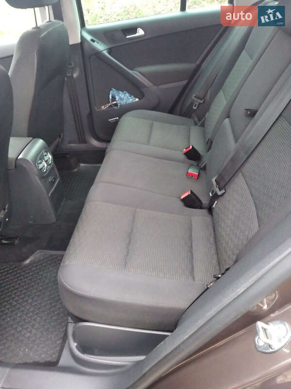 Внедорожник / Кроссовер Volkswagen Tiguan 2012 в Ровно
