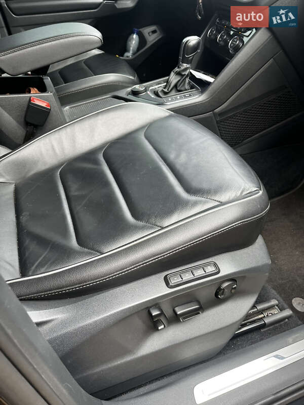 Позашляховик / Кросовер Volkswagen Tiguan 2016 в Львові