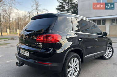 Внедорожник / Кроссовер Volkswagen Tiguan 2013 в 