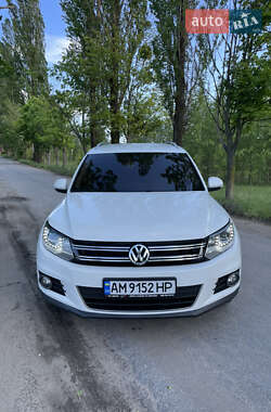 Внедорожник / Кроссовер Volkswagen Tiguan 2014 в 