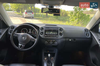 Внедорожник / Кроссовер Volkswagen Tiguan 2014 в 