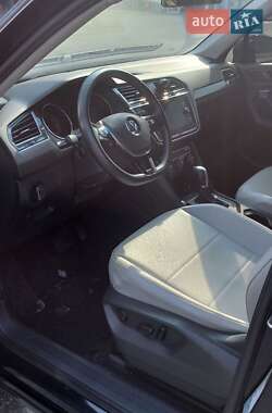 Внедорожник / Кроссовер Volkswagen Tiguan 2019 в 