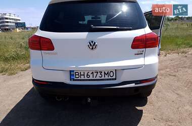 Внедорожник / Кроссовер Volkswagen Tiguan 2016 в 