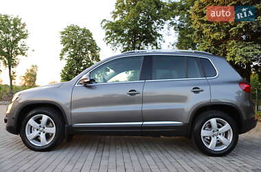 Позашляховик / Кросовер Volkswagen Tiguan 2014 в 