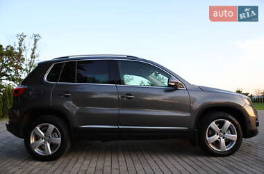 Позашляховик / Кросовер Volkswagen Tiguan 2014 в 