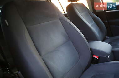 Позашляховик / Кросовер Volkswagen Tiguan 2014 в 