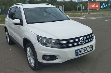 Внедорожник / Кроссовер Volkswagen Tiguan 2013 в 