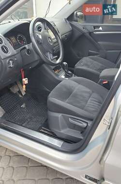 Позашляховик / Кросовер Volkswagen Tiguan 2012 в 