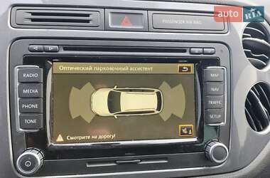 Позашляховик / Кросовер Volkswagen Tiguan 2012 в 