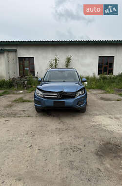 Позашляховик / Кросовер Volkswagen Tiguan 2016 в Львові