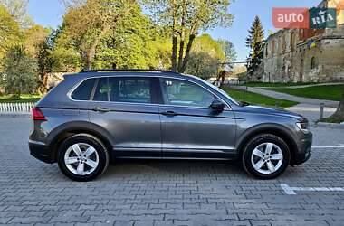 Позашляховик / Кросовер Volkswagen Tiguan 2020 в 