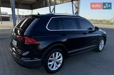 Внедорожник / Кроссовер Volkswagen Tiguan 2019 в 