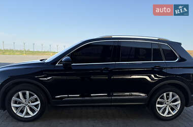Внедорожник / Кроссовер Volkswagen Tiguan 2019 в 