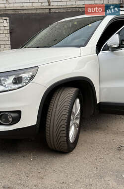 Позашляховик / Кросовер Volkswagen Tiguan 2015 в 