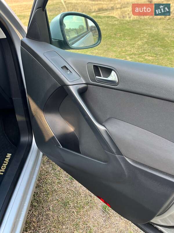 Внедорожник / Кроссовер Volkswagen Tiguan 2011 в Полтаве фото 14 Внедорожник / Кроссовер Volkswagen Tiguan 2011 в Полтаве