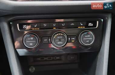 Внедорожник / Кроссовер Volkswagen Tiguan 2018 в 